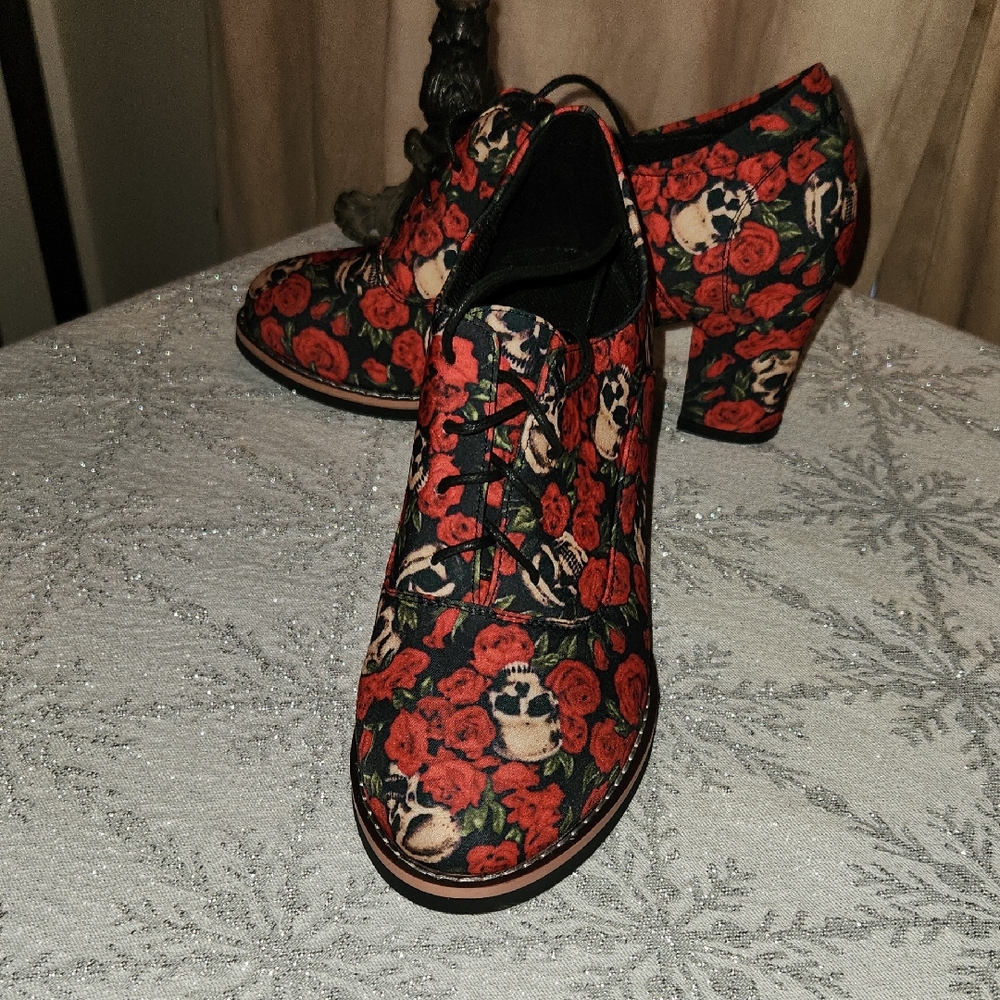 Skull and Roses Lace-Up Heels